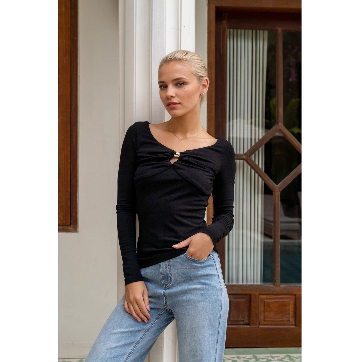 V-neck long sleeved women's top